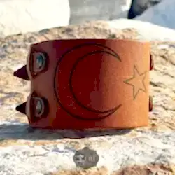 Ayyıldız Türk Bayrağı Deri Bileklik Çift Kayışlı Model - Kolye Hediye Ayyıldız Türk Bayrağı Deri Bileklik Çift Kayışlı Model - Kolye Hediye