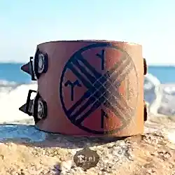 Tengri Göktürk Tamga Baskılı Deri Bileklik - Çift Kayışlı Model - Kolye Hediyeli Tengri Göktürk Tamga Baskılı Deri Bileklik - Çift Kayışlı Model - Kolye Hediyeli