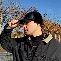 Tam Kulaklıklı Siperli Deri Şapka - Ş060