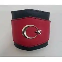 Kırmızı Renk Ay Yıldız Tokalı Hakiki Dana Derisi Bileklik Kırmızı Renk Ay Yıldız Tokalı Hakiki Dana Derisi Bileklik